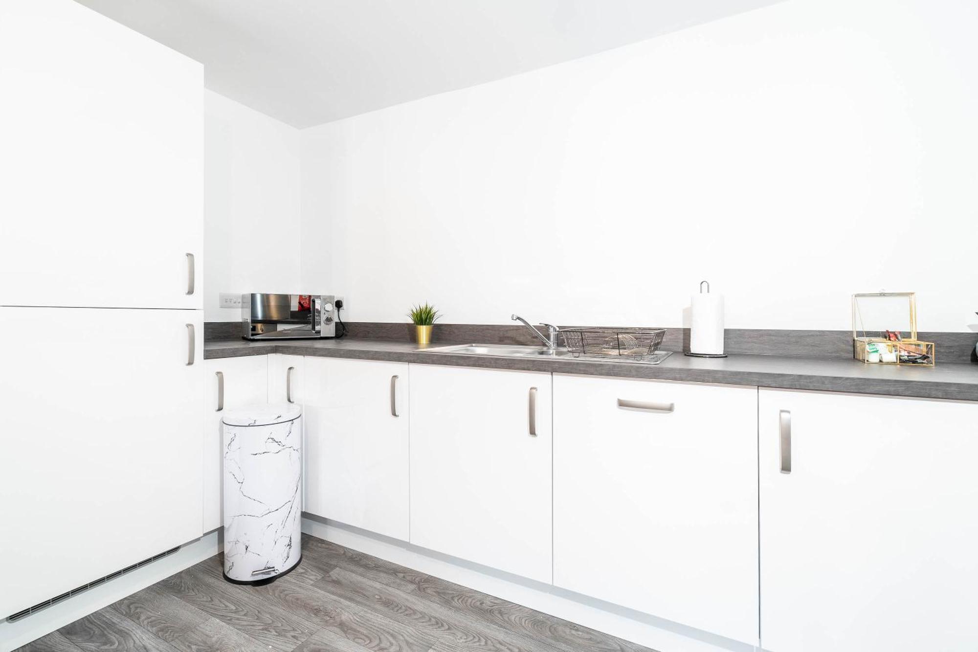 In Selly Oak - Parking Included 20cc * Birmingham