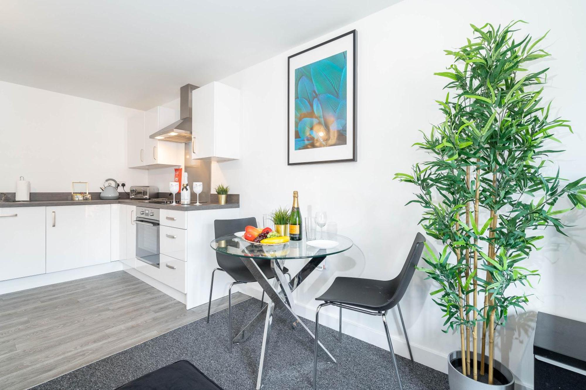 In Selly Oak - Parking Included 20cc Apartment Birmingham